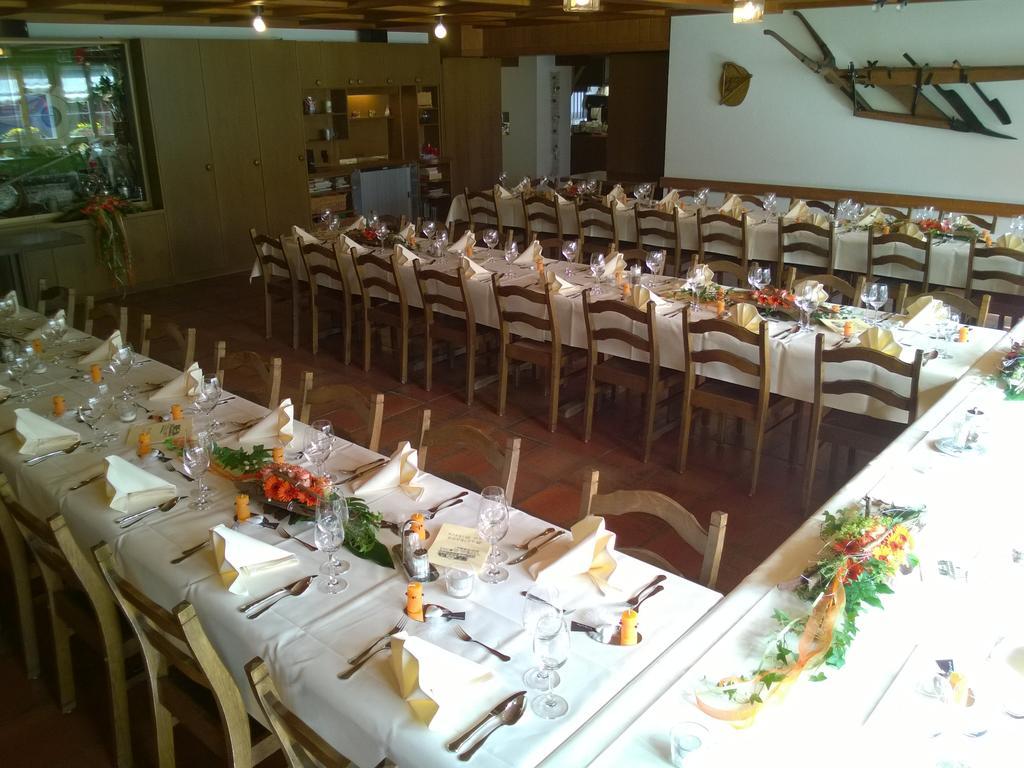 Gasthaus Zum Ochsen Neuhaus ภายนอก รูปภาพ