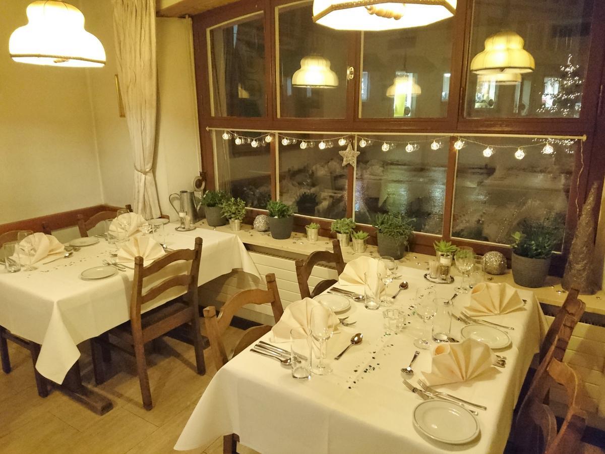 Gasthaus Zum Ochsen Neuhaus ภายนอก รูปภาพ